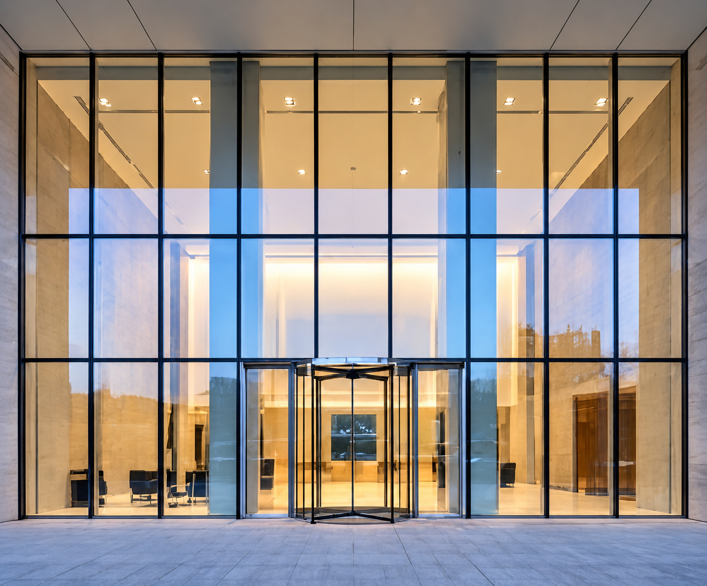 Monumental entrances and large-format façades